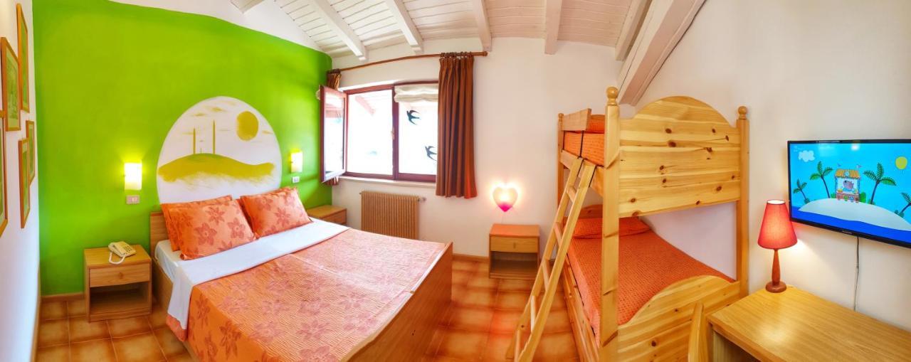 Family Hotel Primavera Levico Terme Eksteriør billede